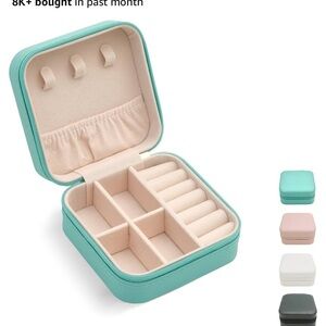 Jewelry organizer for travel